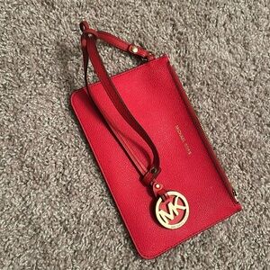 Michael Kors wristleclutch